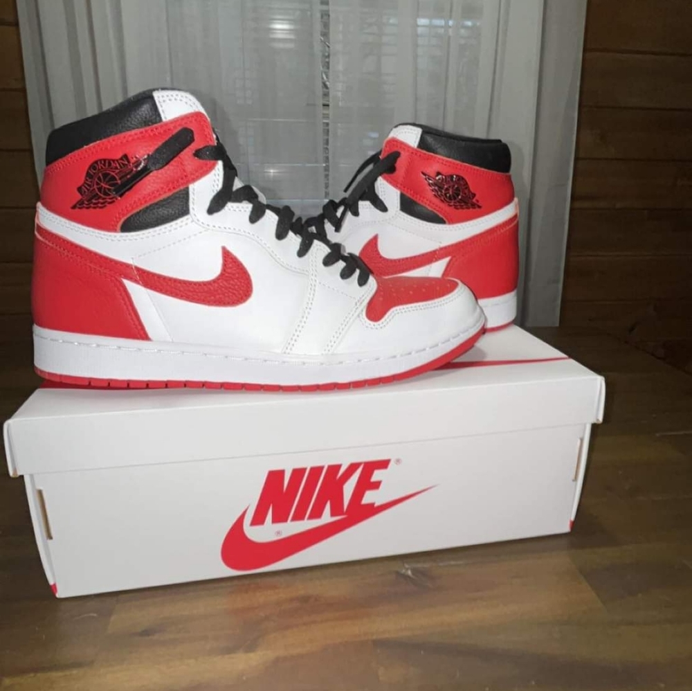 men’s 10.5 Air Jordan 1 Retro High OG